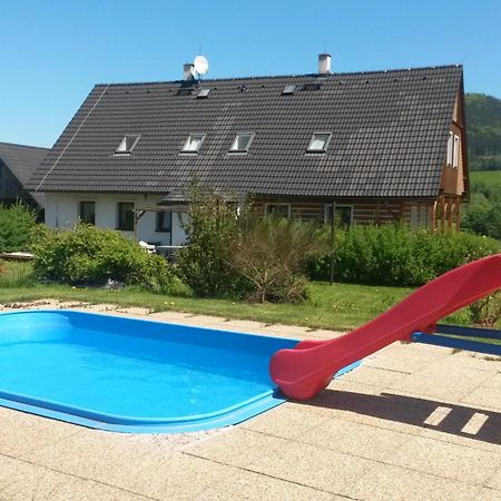 Apartman V Chaloupce Na Vrsku Bernsdorf Dış mekan fotoğraf