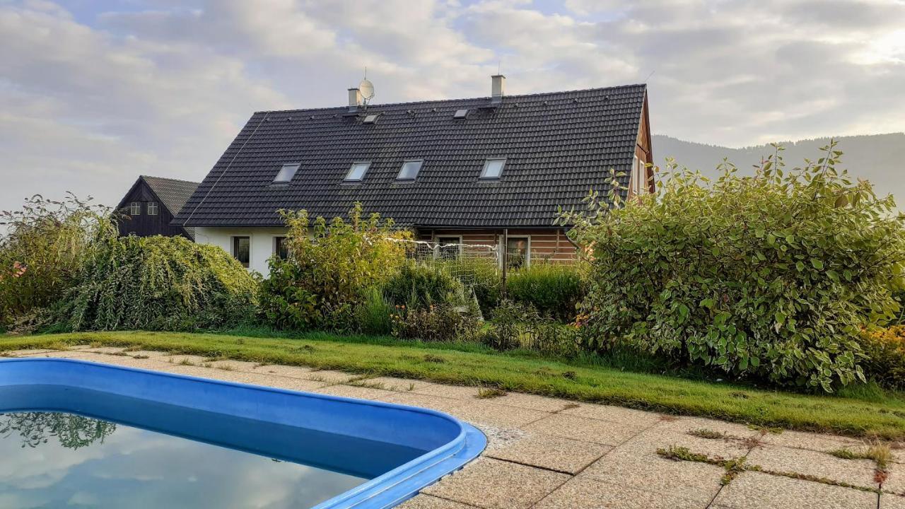 Apartman V Chaloupce Na Vrsku Bernsdorf Dış mekan fotoğraf