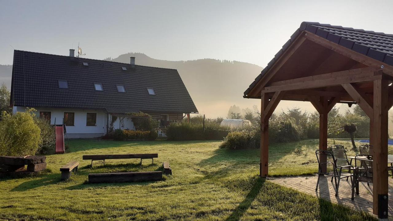Apartman V Chaloupce Na Vrsku Bernsdorf Dış mekan fotoğraf