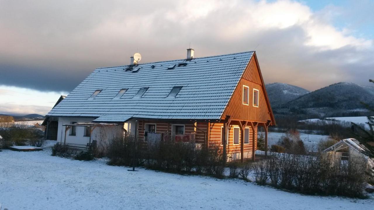 Apartman V Chaloupce Na Vrsku Bernsdorf Dış mekan fotoğraf
